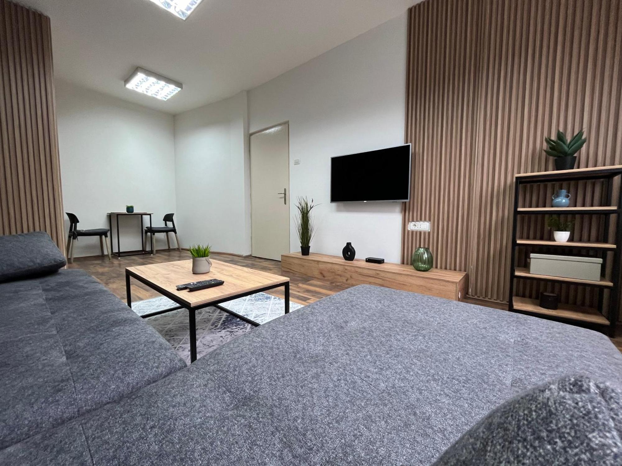 Central M - 5 Apartments Skopje Luaran gambar