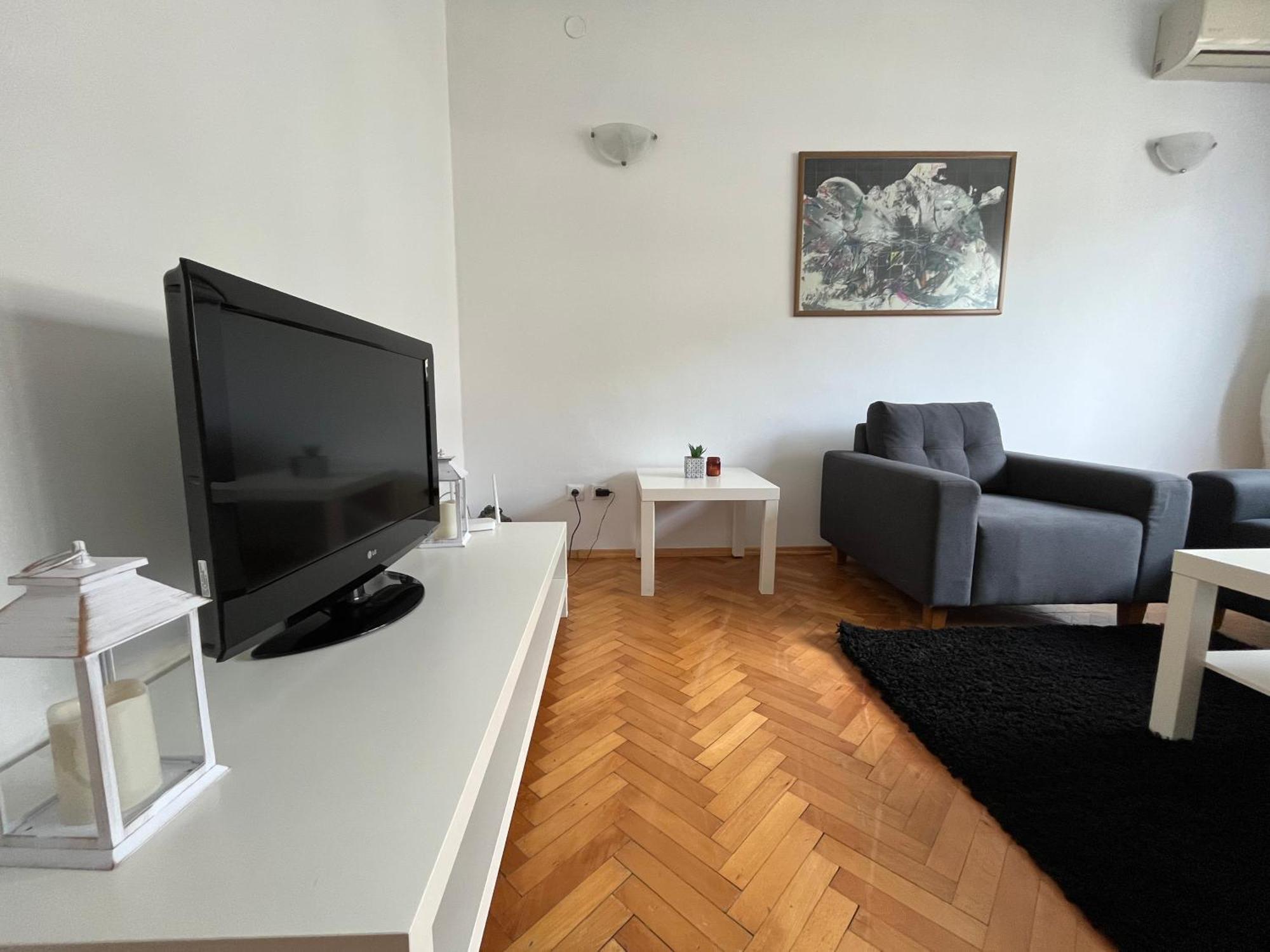 Central M - 5 Apartments Skopje Luaran gambar